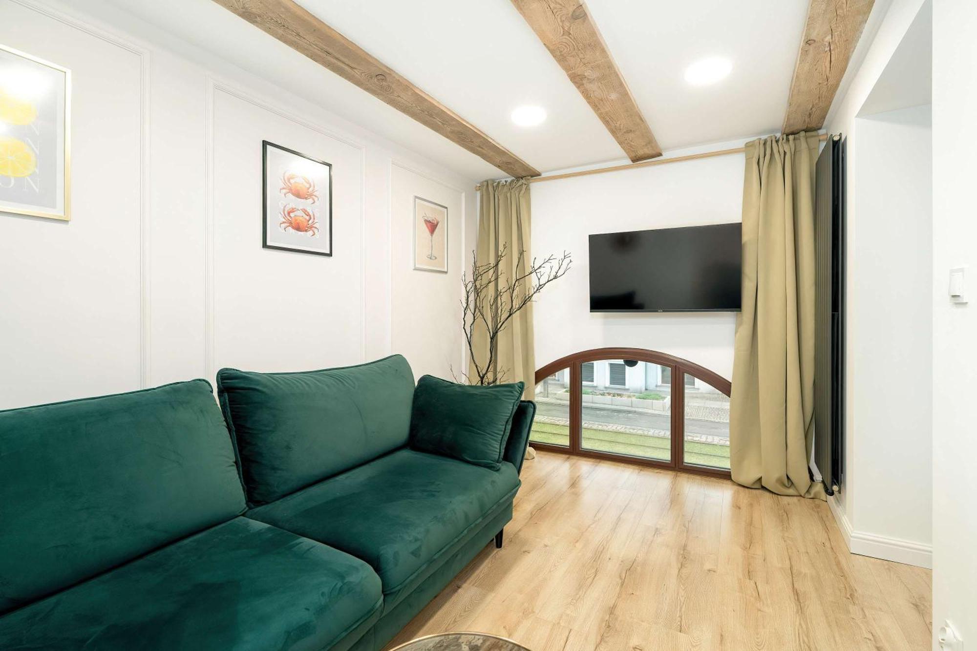 Wierzbiecice Cozy For 4 Guests Near The Center Of By Renters Apartment